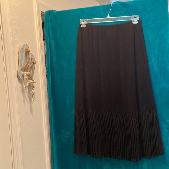 Alfani Dresses & Skirts - Alfani brand black pleated skirt. Size 8
